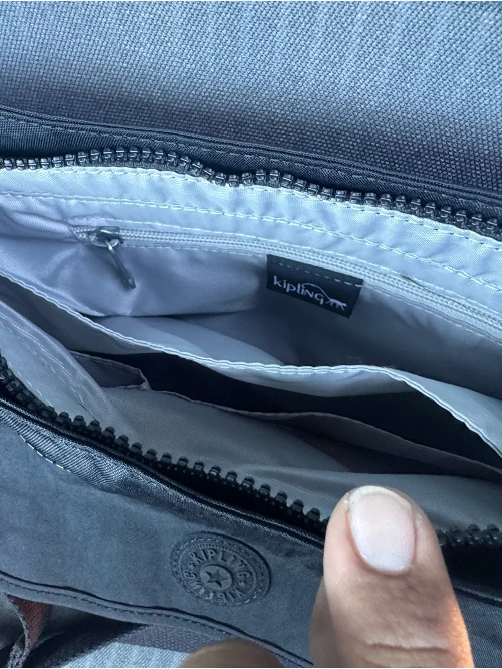 Kipling compact messenger